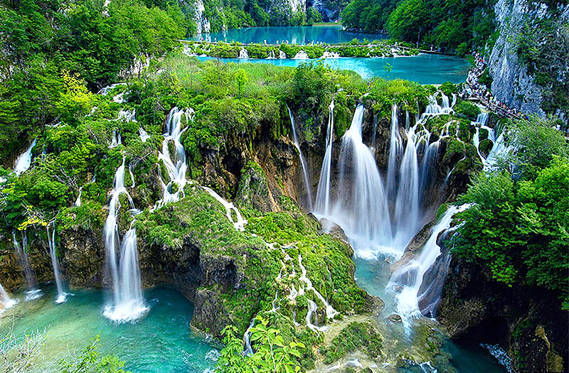Wei Sawdong: Meghalaya's Sparkling Emerald Staircase (Cherrapunji, Meghalaya)